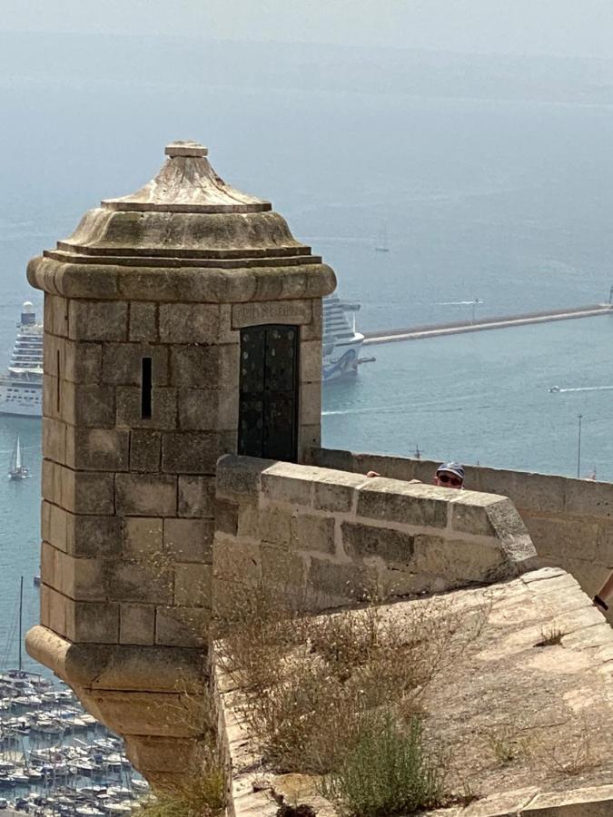 Calle San Carlos 132 Alicante Dış mekan fotoğraf